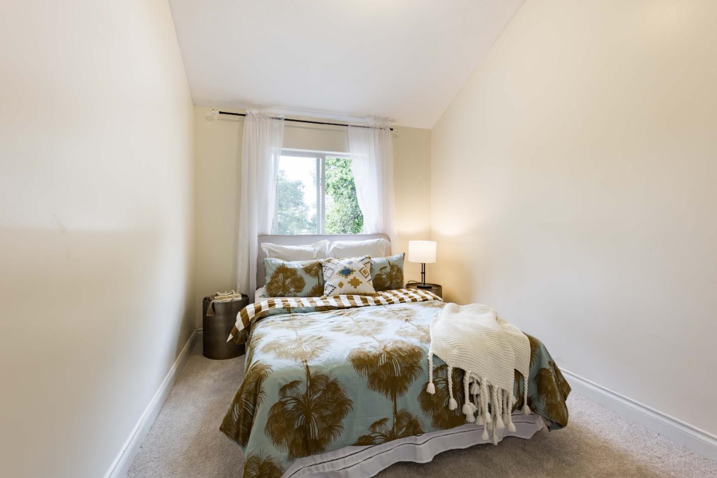 Detail Gallery Image 44 of 45 For 77b Claremont Ave, Redwood City,  CA 94062 - 6 Beds | 5/1 Baths