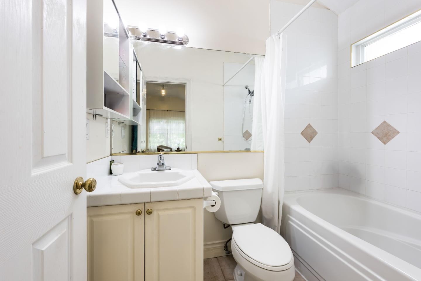 Detail Gallery Image 45 of 45 For 77b Claremont Ave, Redwood City,  CA 94062 - 6 Beds | 5/1 Baths