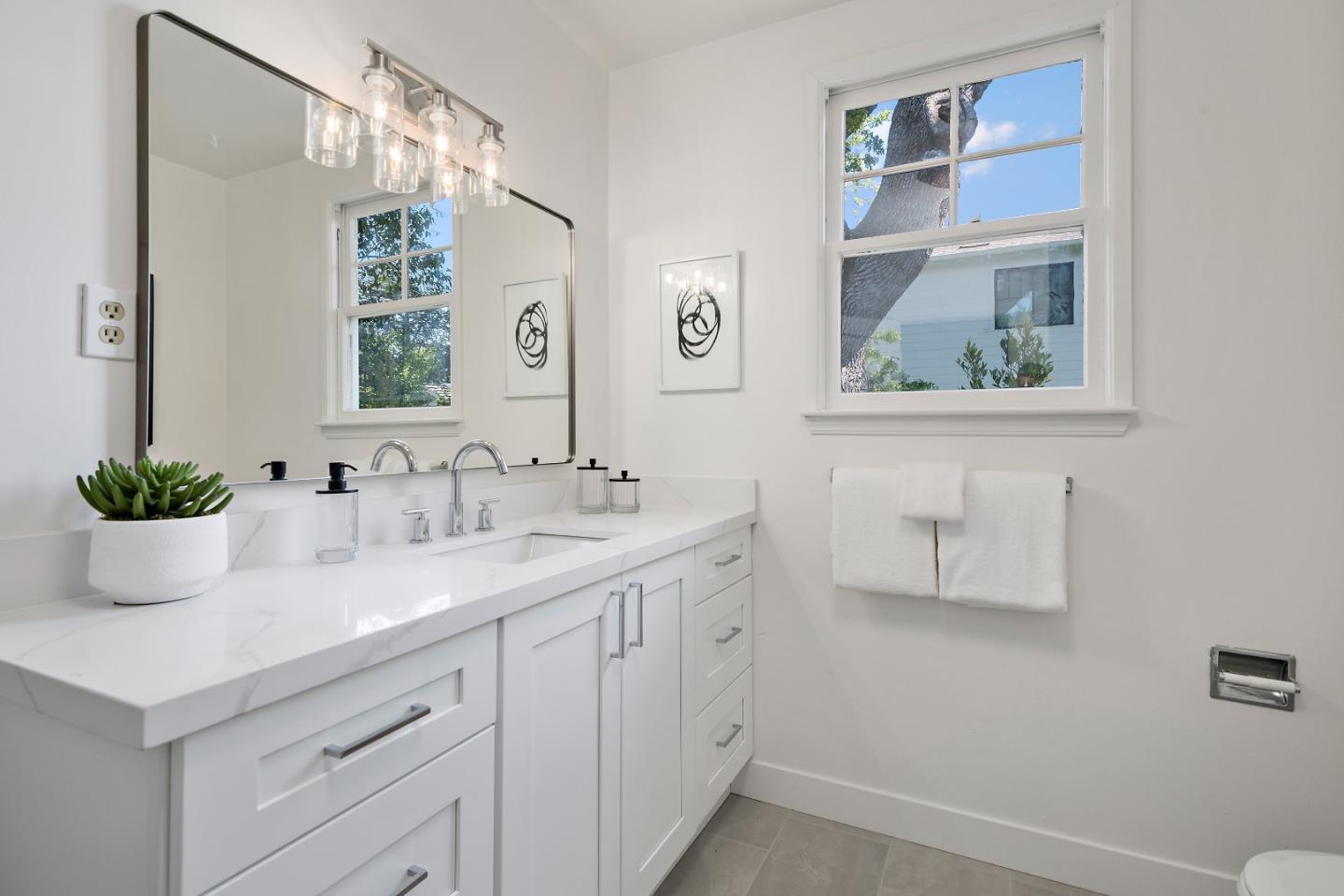 Detail Gallery Image 12 of 25 For 2425 Whipple Ave, Redwood City,  CA 94062 - 2 Beds | 2 Baths