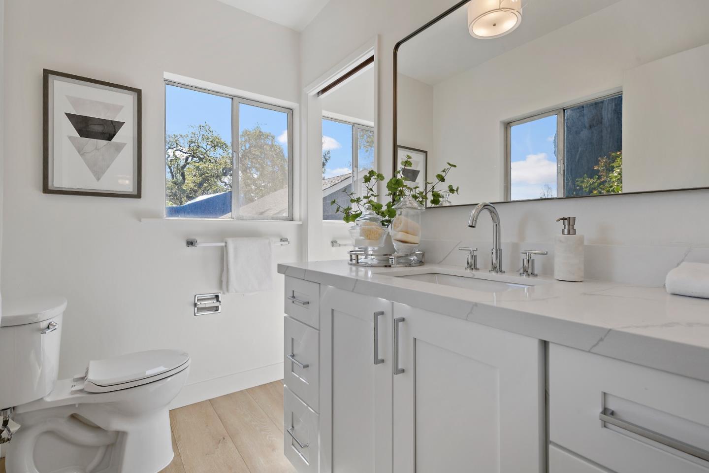 Detail Gallery Image 17 of 25 For 2425 Whipple Ave, Redwood City,  CA 94062 - 2 Beds | 2 Baths