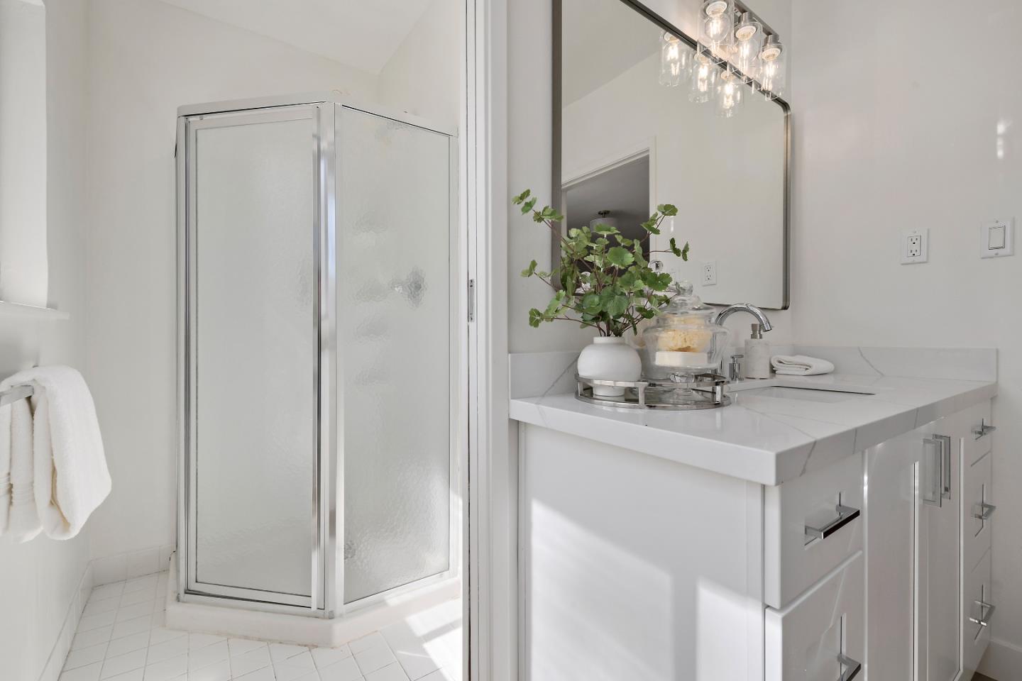 Detail Gallery Image 18 of 25 For 2425 Whipple Ave, Redwood City,  CA 94062 - 2 Beds | 2 Baths