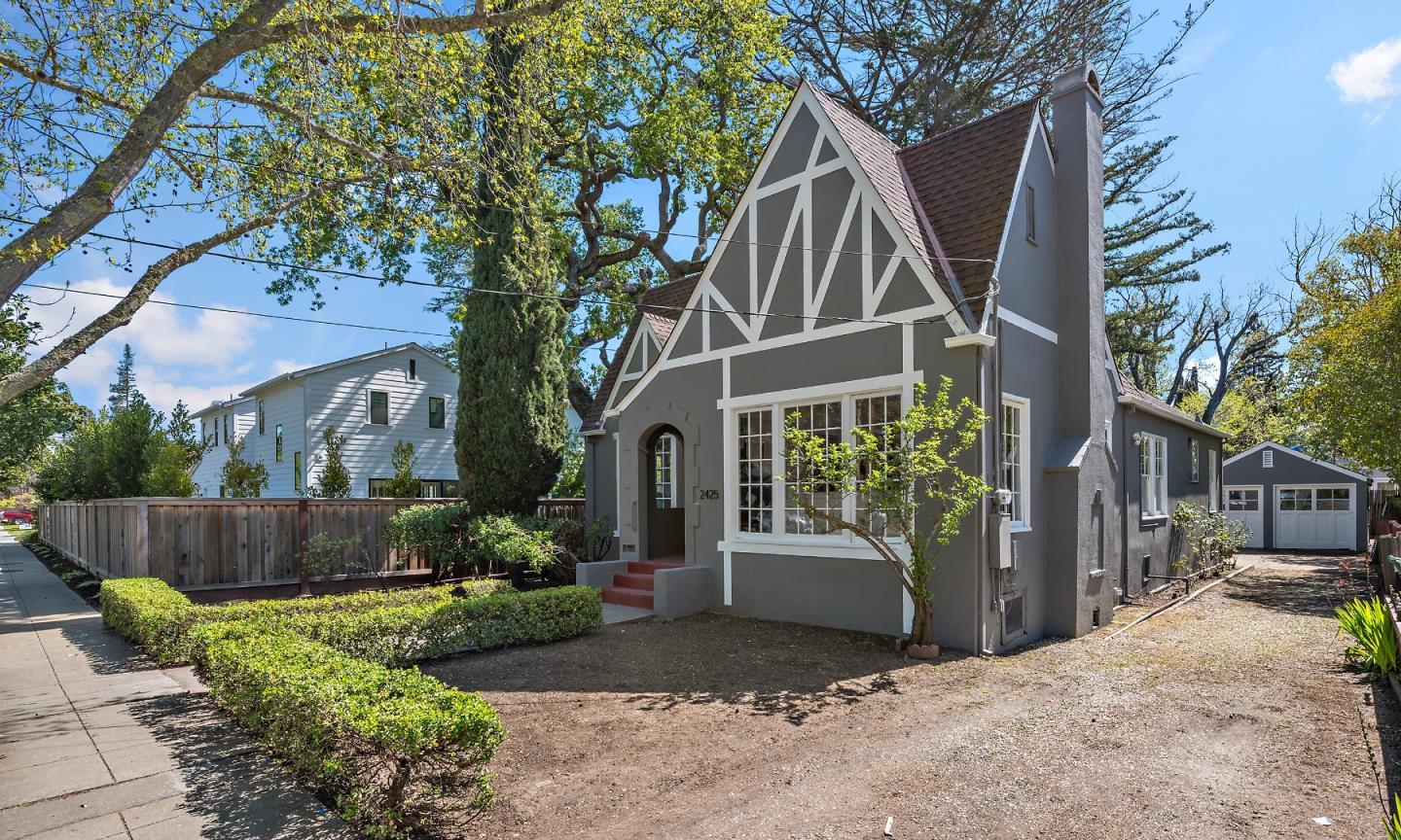 Detail Gallery Image 2 of 25 For 2425 Whipple Ave, Redwood City,  CA 94062 - 2 Beds | 2 Baths