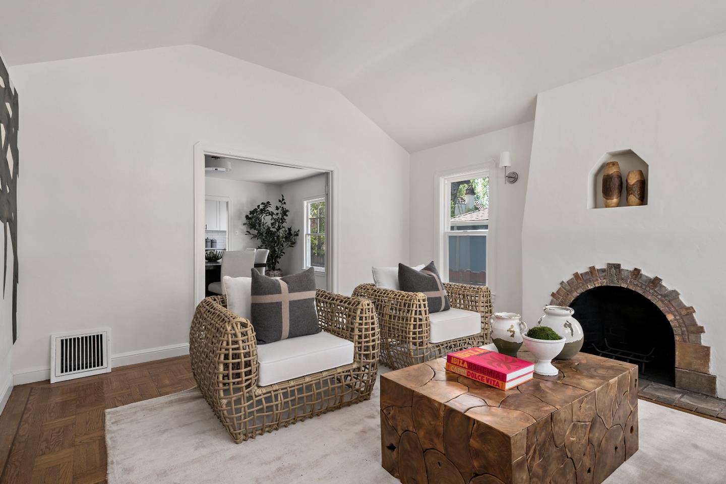 Detail Gallery Image 4 of 25 For 2425 Whipple Ave, Redwood City,  CA 94062 - 2 Beds | 2 Baths