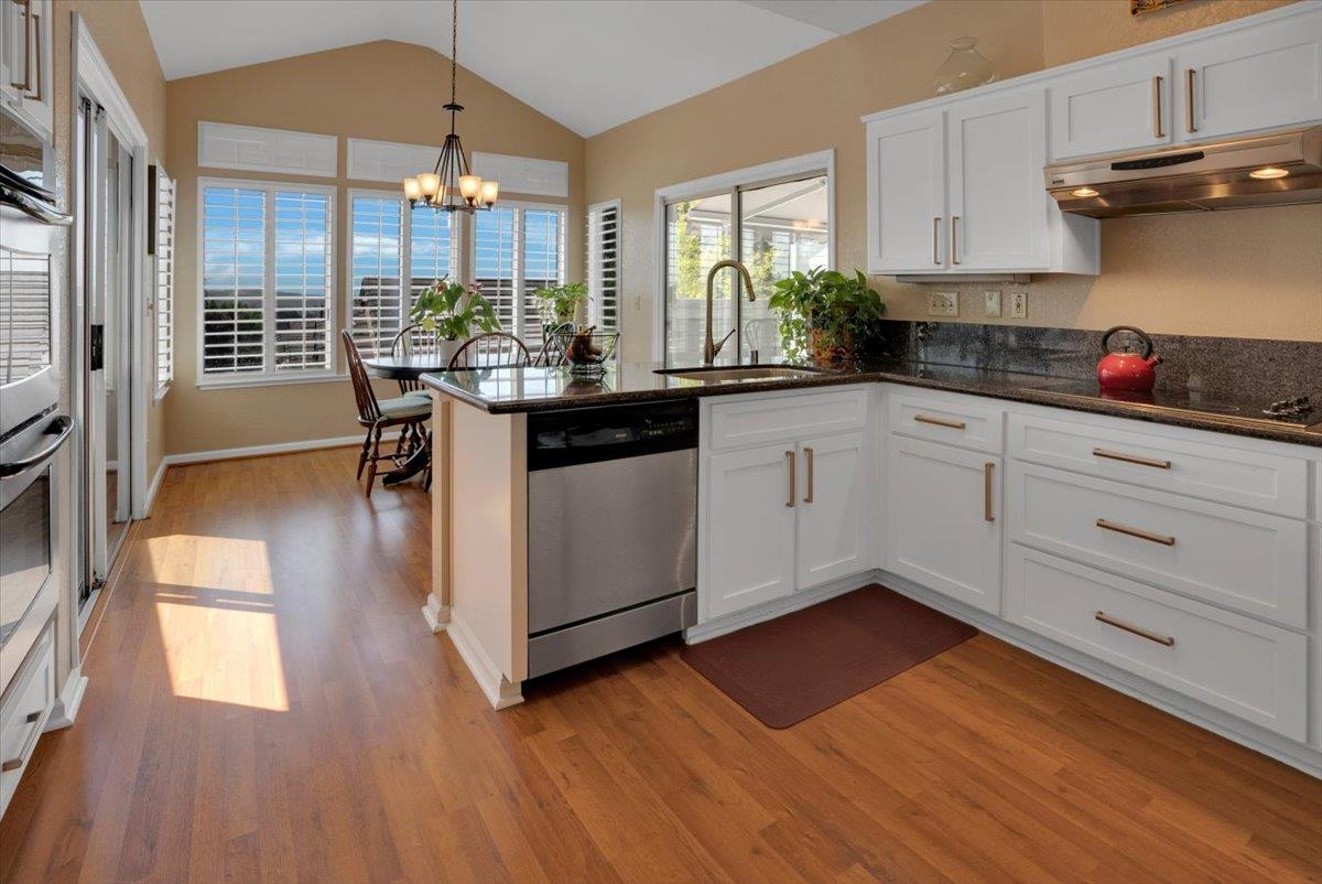 Detail Gallery Image 13 of 34 For 7829 Prestwick Cir, San Jose,  CA 95135 - 2 Beds | 2 Baths