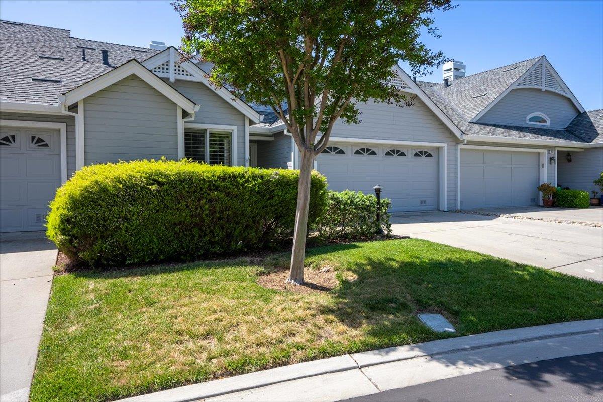 Detail Gallery Image 5 of 34 For 7829 Prestwick Cir, San Jose,  CA 95135 - 2 Beds | 2 Baths