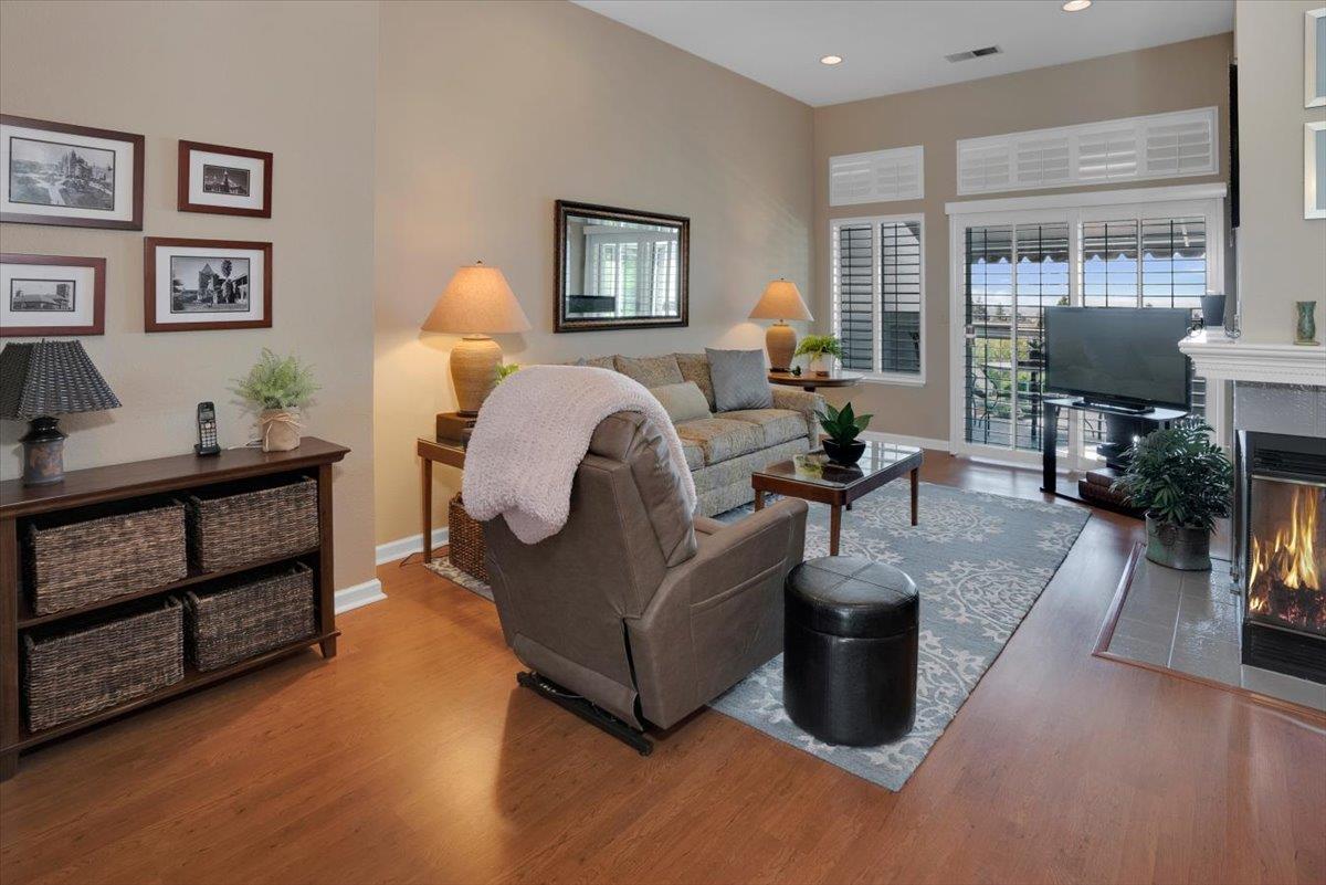 Detail Gallery Image 9 of 34 For 7829 Prestwick Cir, San Jose,  CA 95135 - 2 Beds | 2 Baths