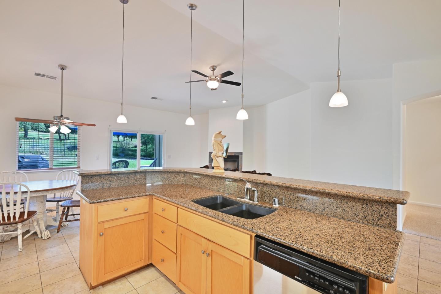 Detail Gallery Image 10 of 27 For 1685 American River Trl, Cool,  CA 95614 - 3 Beds | 2 Baths
