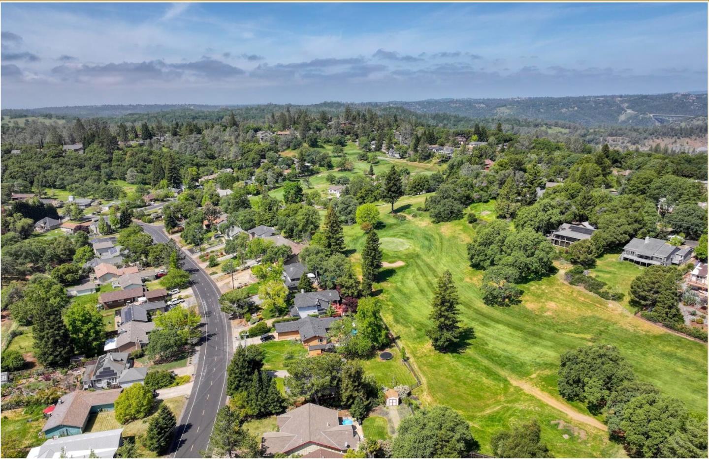 Detail Gallery Image 2 of 27 For 1685 American River Trl, Cool,  CA 95614 - 3 Beds | 2 Baths