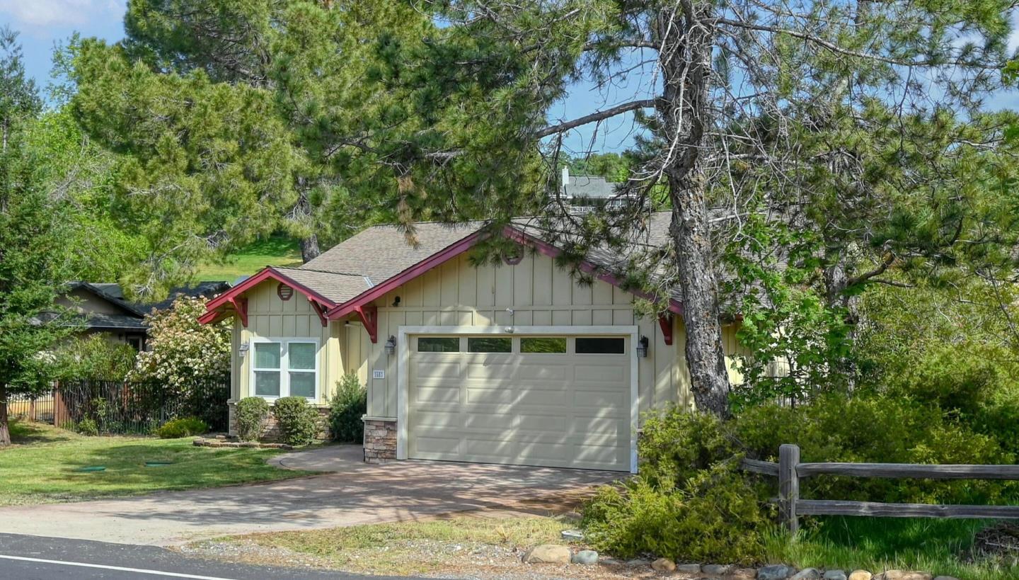 Detail Gallery Image 4 of 27 For 1685 American River Trl, Cool,  CA 95614 - 3 Beds | 2 Baths