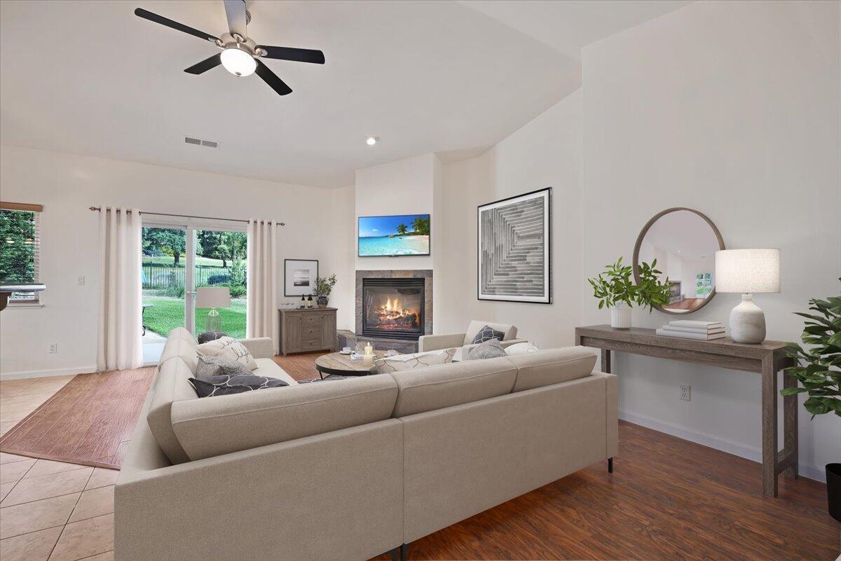 Detail Gallery Image 6 of 27 For 1685 American River Trl, Cool,  CA 95614 - 3 Beds | 2 Baths