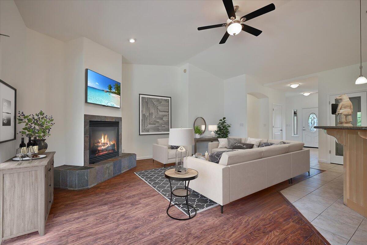 Detail Gallery Image 7 of 27 For 1685 American River Trl, Cool,  CA 95614 - 3 Beds | 2 Baths