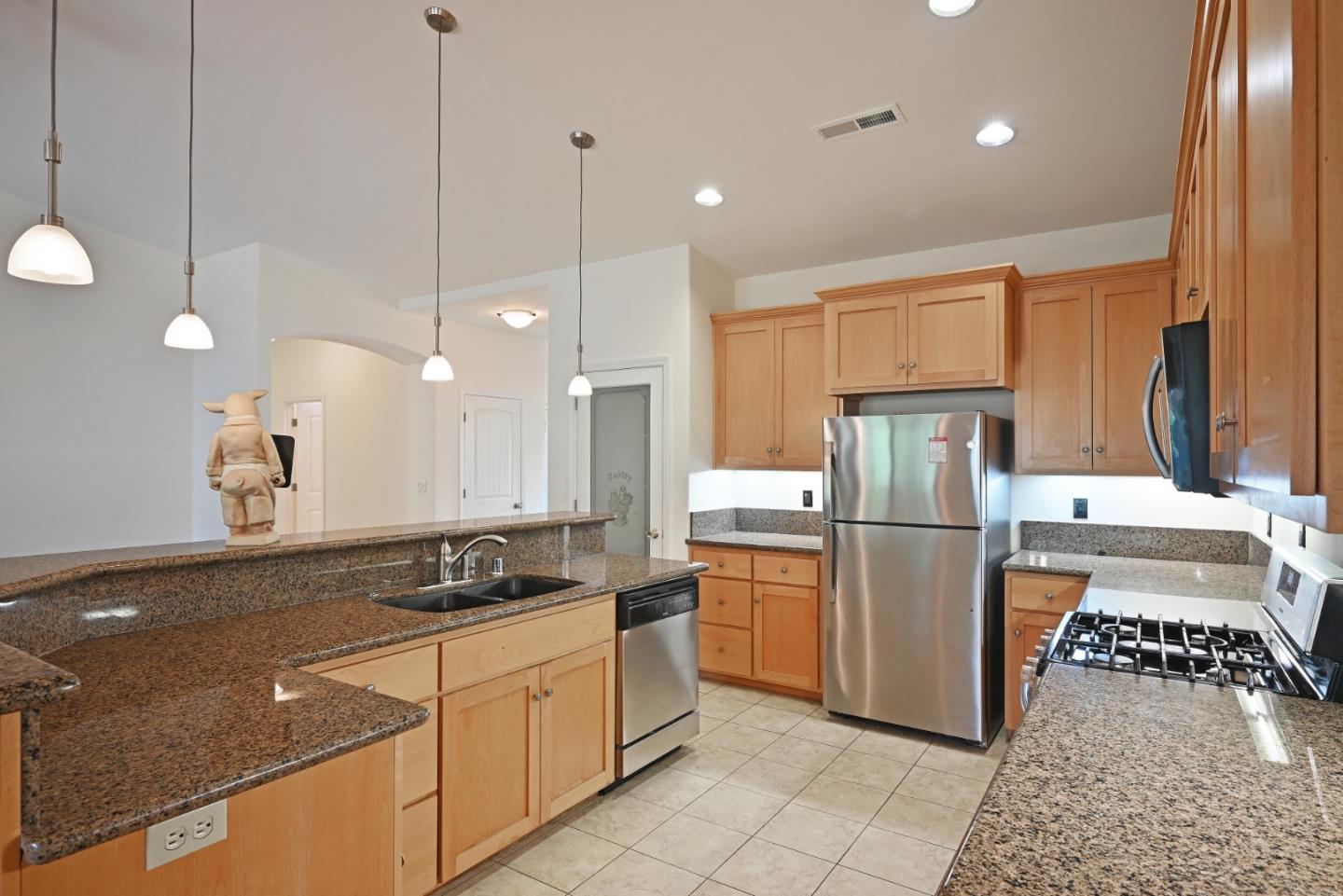 Detail Gallery Image 9 of 27 For 1685 American River Trl, Cool,  CA 95614 - 3 Beds | 2 Baths