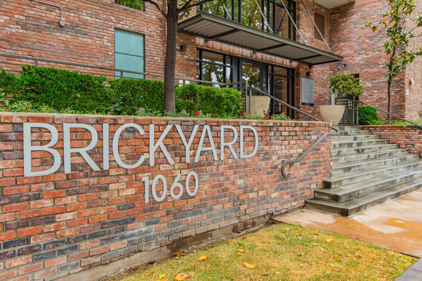 Detail Gallery Image 1 of 17 For 1060 S 3rd St #153,  San Jose,  CA 95112 - 2 Beds | 2 Baths