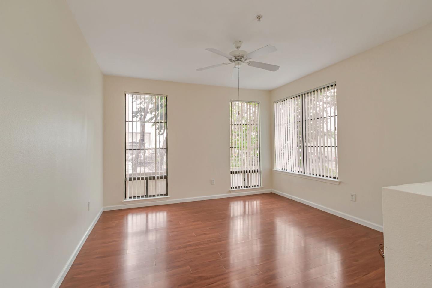 Detail Gallery Image 4 of 17 For 1060 S 3rd St #153,  San Jose,  CA 95112 - 2 Beds | 2 Baths