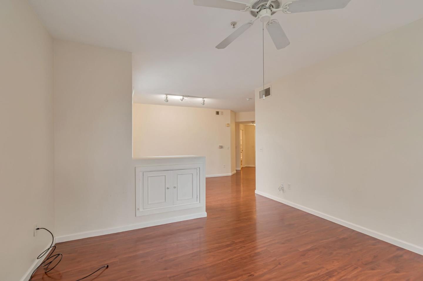 Detail Gallery Image 5 of 17 For 1060 S 3rd St #153,  San Jose,  CA 95112 - 2 Beds | 2 Baths