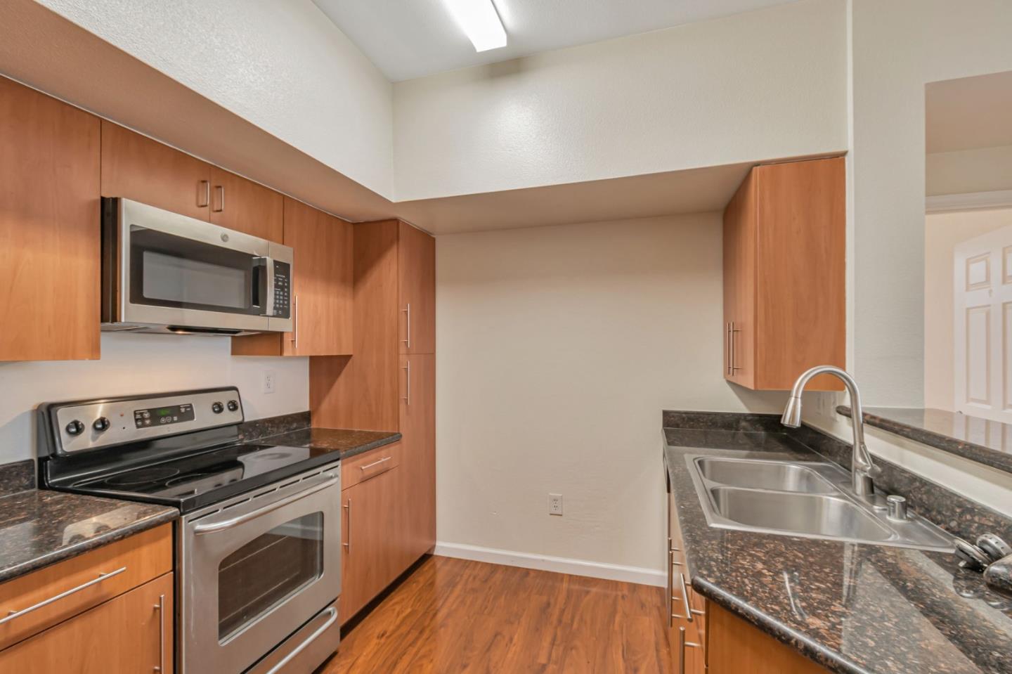 Detail Gallery Image 9 of 17 For 1060 S 3rd St #153,  San Jose,  CA 95112 - 2 Beds | 2 Baths