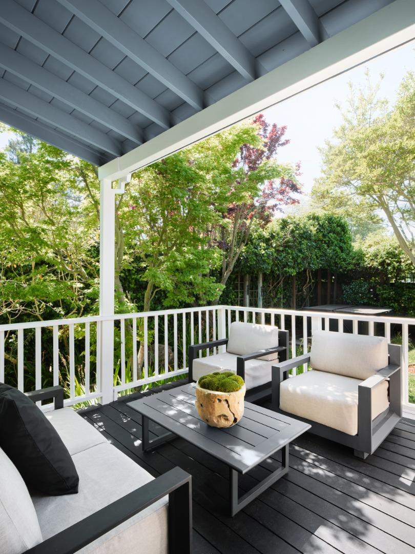 Detail Gallery Image 12 of 13 For 639 Palmer Ln, Menlo Park,  CA 94025 - 4 Beds | 3 Baths