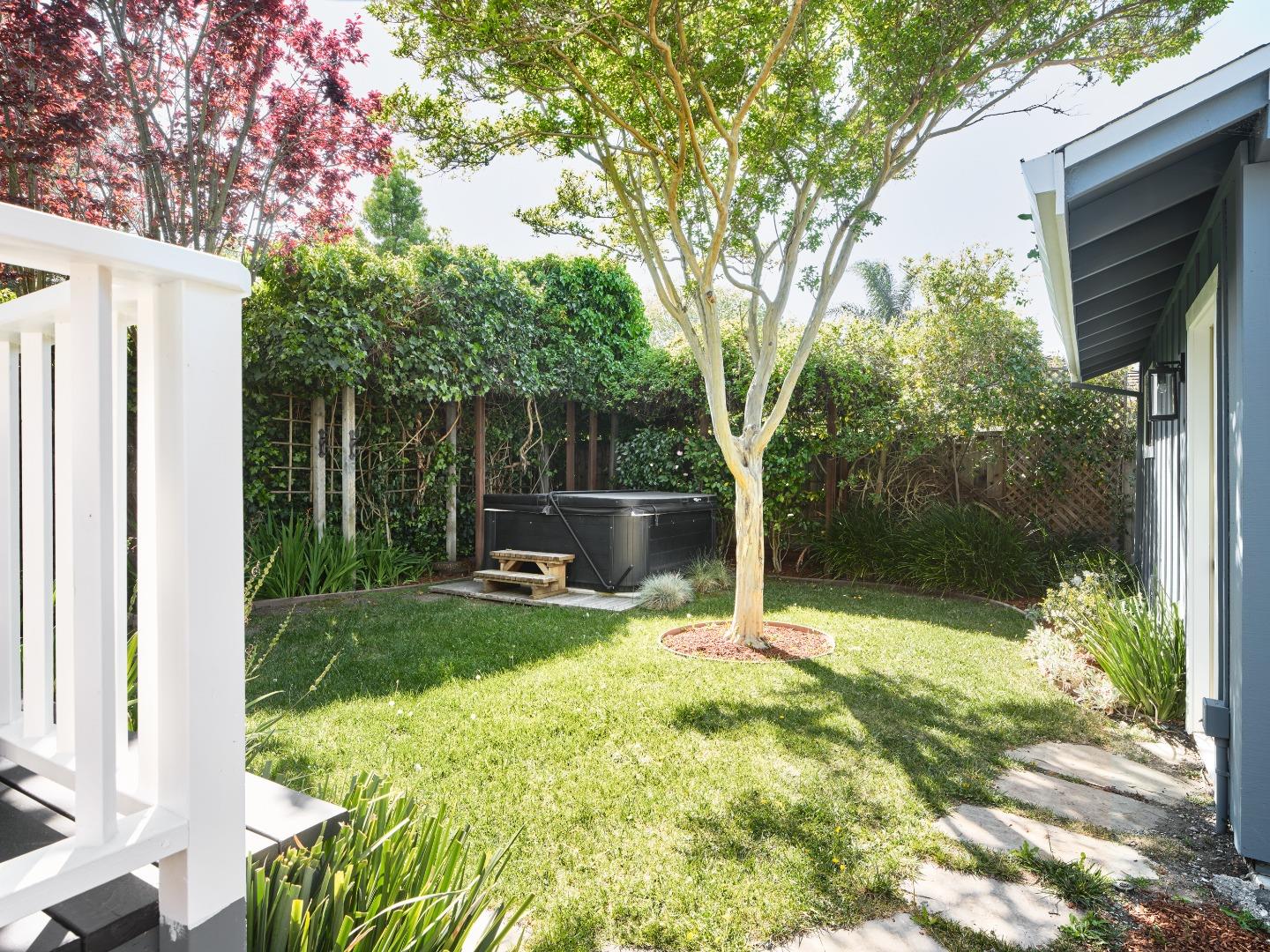 Detail Gallery Image 13 of 13 For 639 Palmer Ln, Menlo Park,  CA 94025 - 4 Beds | 3 Baths