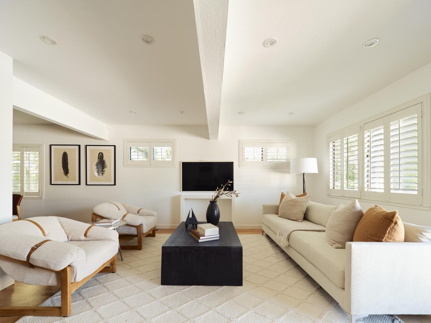 Detail Gallery Image 3 of 13 For 639 Palmer Ln, Menlo Park,  CA 94025 - 4 Beds | 3 Baths