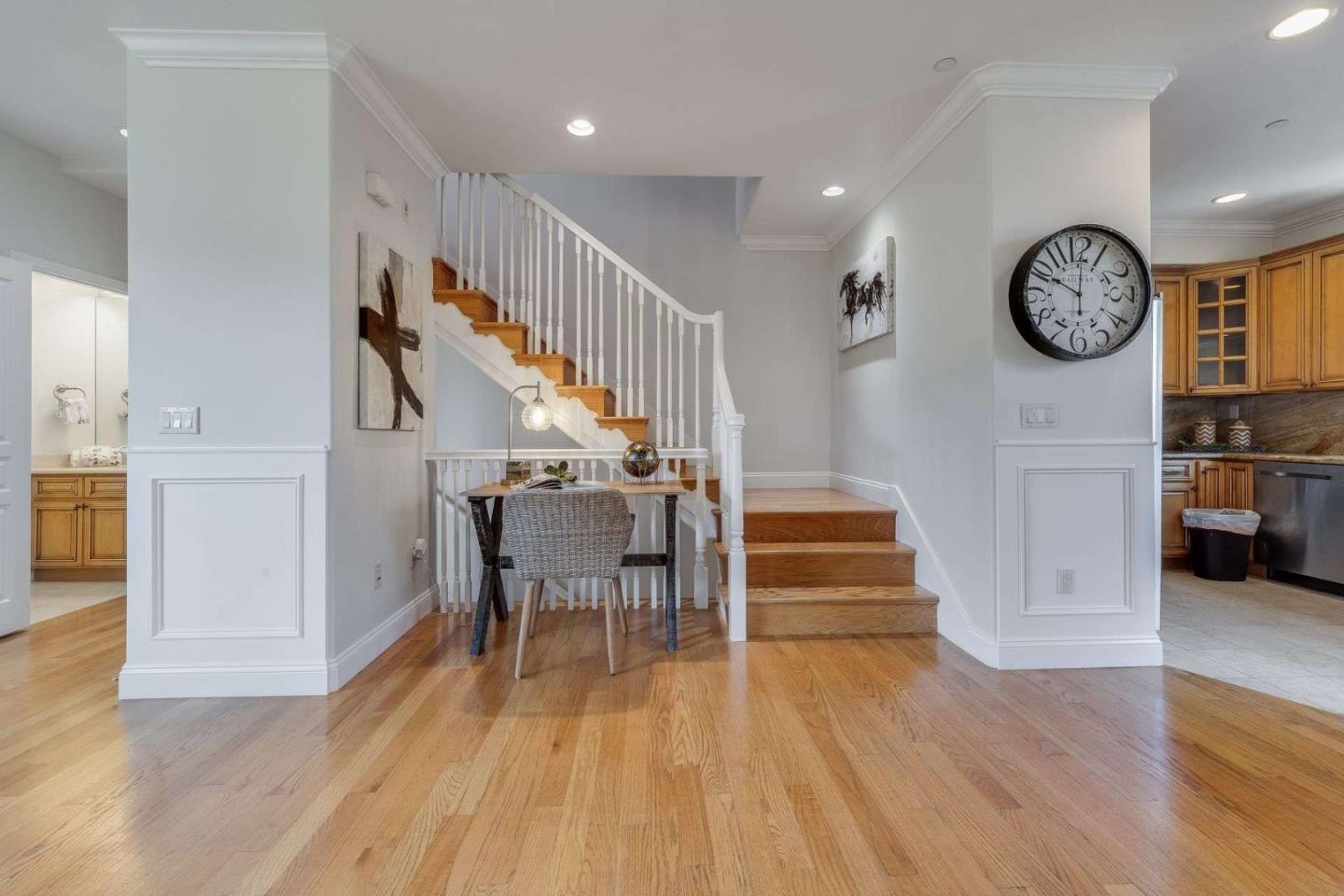 Detail Gallery Image 10 of 38 For 537 Elm St, San Carlos,  CA 94070 - 2 Beds | 2/1 Baths