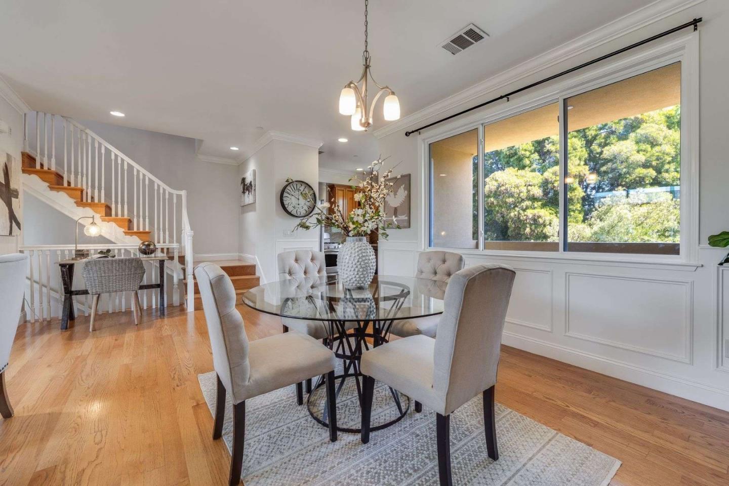 Detail Gallery Image 12 of 38 For 537 Elm St, San Carlos,  CA 94070 - 2 Beds | 2/1 Baths