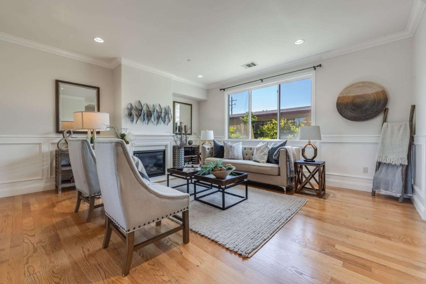 Detail Gallery Image 14 of 38 For 537 Elm St, San Carlos,  CA 94070 - 2 Beds | 2/1 Baths