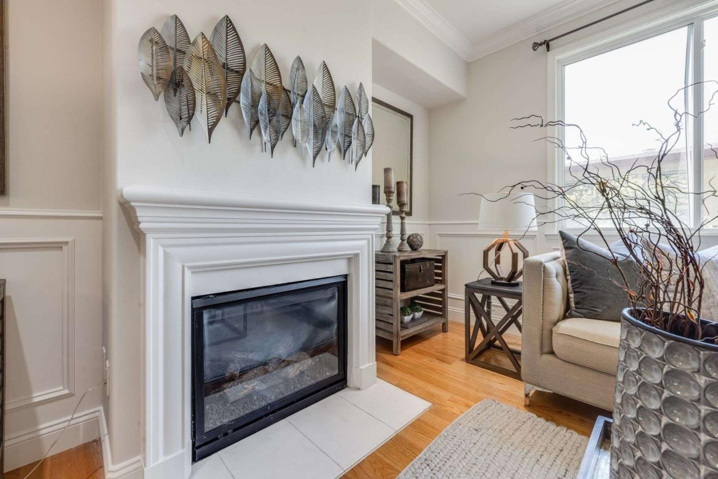 Detail Gallery Image 17 of 38 For 537 Elm St, San Carlos,  CA 94070 - 2 Beds | 2/1 Baths