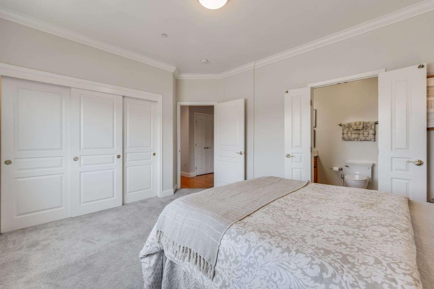 Detail Gallery Image 22 of 38 For 537 Elm St, San Carlos,  CA 94070 - 2 Beds | 2/1 Baths