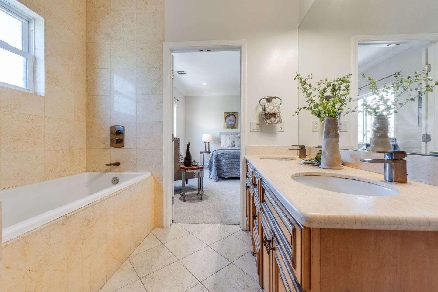 Detail Gallery Image 29 of 38 For 537 Elm St, San Carlos,  CA 94070 - 2 Beds | 2/1 Baths