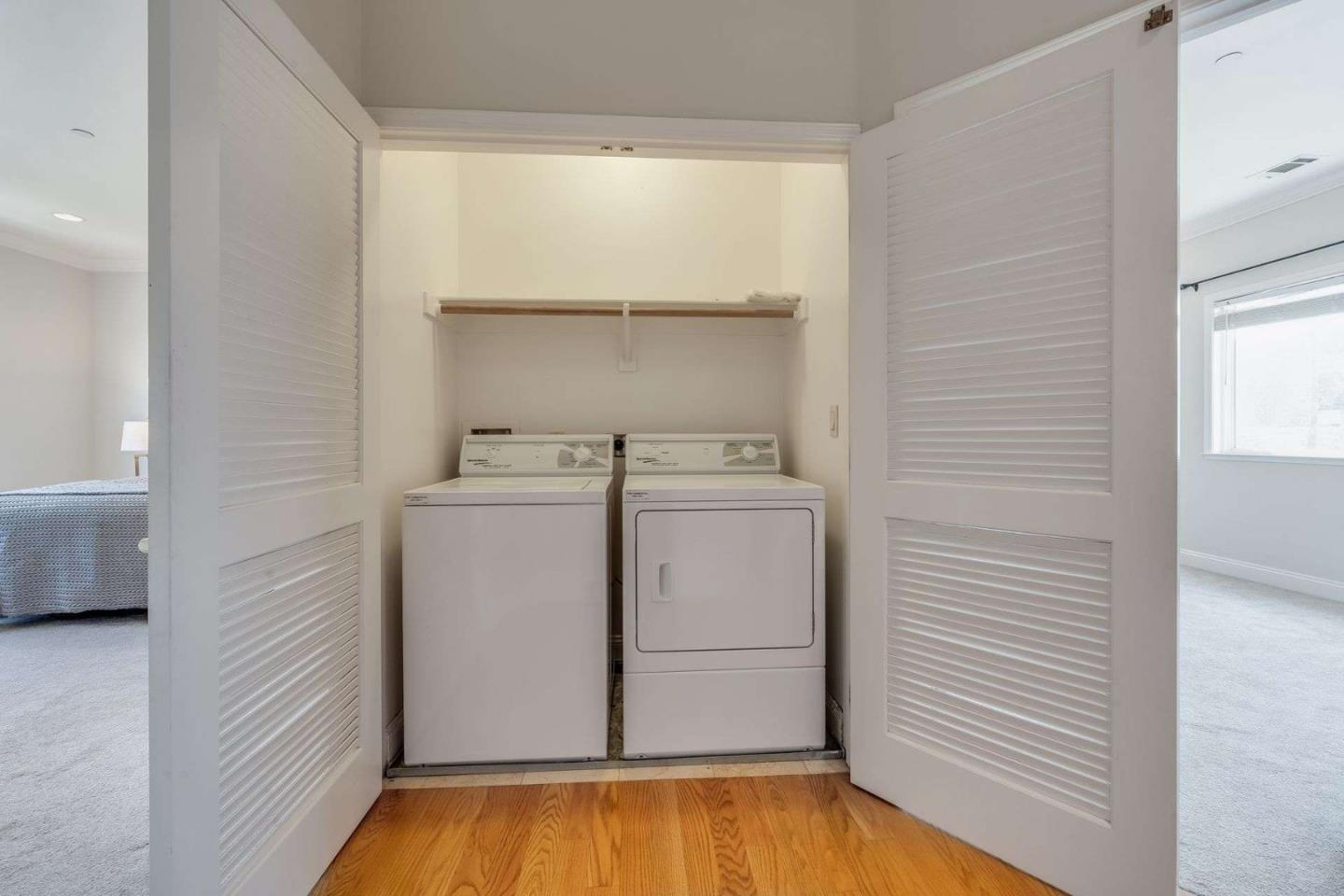 Detail Gallery Image 31 of 38 For 537 Elm St, San Carlos,  CA 94070 - 2 Beds | 2/1 Baths