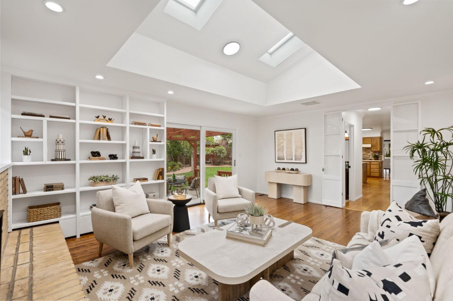 Detail Gallery Image 21 of 58 For 135 Belvue Dr, Los Gatos,  CA 95032 - 5 Beds | 3 Baths