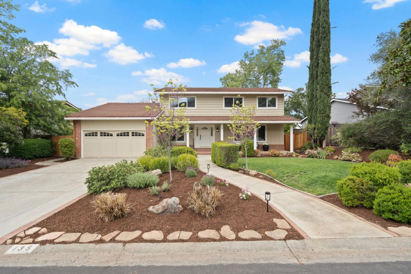 Detail Gallery Image 3 of 58 For 135 Belvue Dr, Los Gatos,  CA 95032 - 5 Beds | 3 Baths