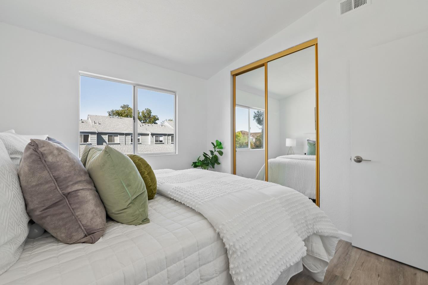 Detail Gallery Image 14 of 36 For 1508 Briartree Dr, San Jose,  CA 95131 - 2 Beds | 2 Baths