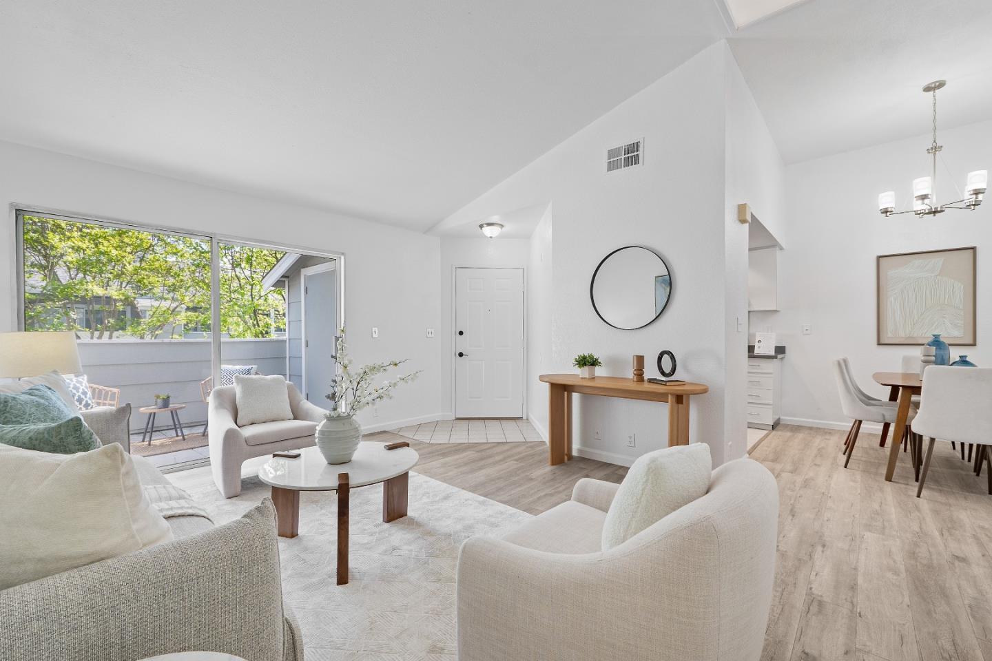 Detail Gallery Image 2 of 36 For 1508 Briartree Dr, San Jose,  CA 95131 - 2 Beds | 2 Baths