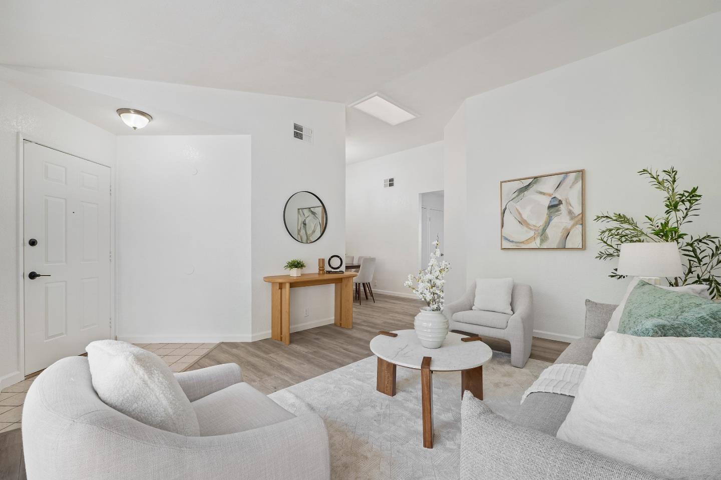 Detail Gallery Image 3 of 36 For 1508 Briartree Dr, San Jose,  CA 95131 - 2 Beds | 2 Baths