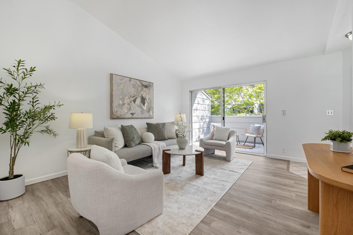 Detail Gallery Image 4 of 36 For 1508 Briartree Dr, San Jose,  CA 95131 - 2 Beds | 2 Baths