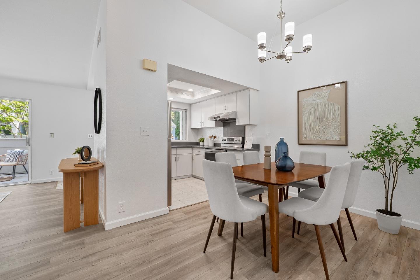 Detail Gallery Image 5 of 36 For 1508 Briartree Dr, San Jose,  CA 95131 - 2 Beds | 2 Baths