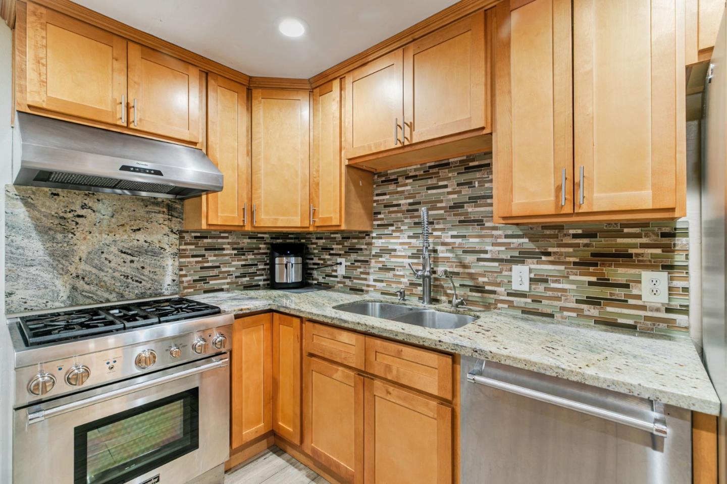 Detail Gallery Image 18 of 59 For 351 S 23rd St a,  San Jose,  CA 95116 - 4 Beds | 3 Baths