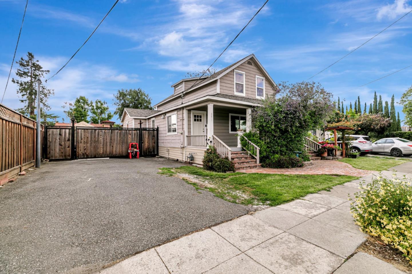 Detail Gallery Image 3 of 59 For 351 S 23rd St a,  San Jose,  CA 95116 - 4 Beds | 3 Baths