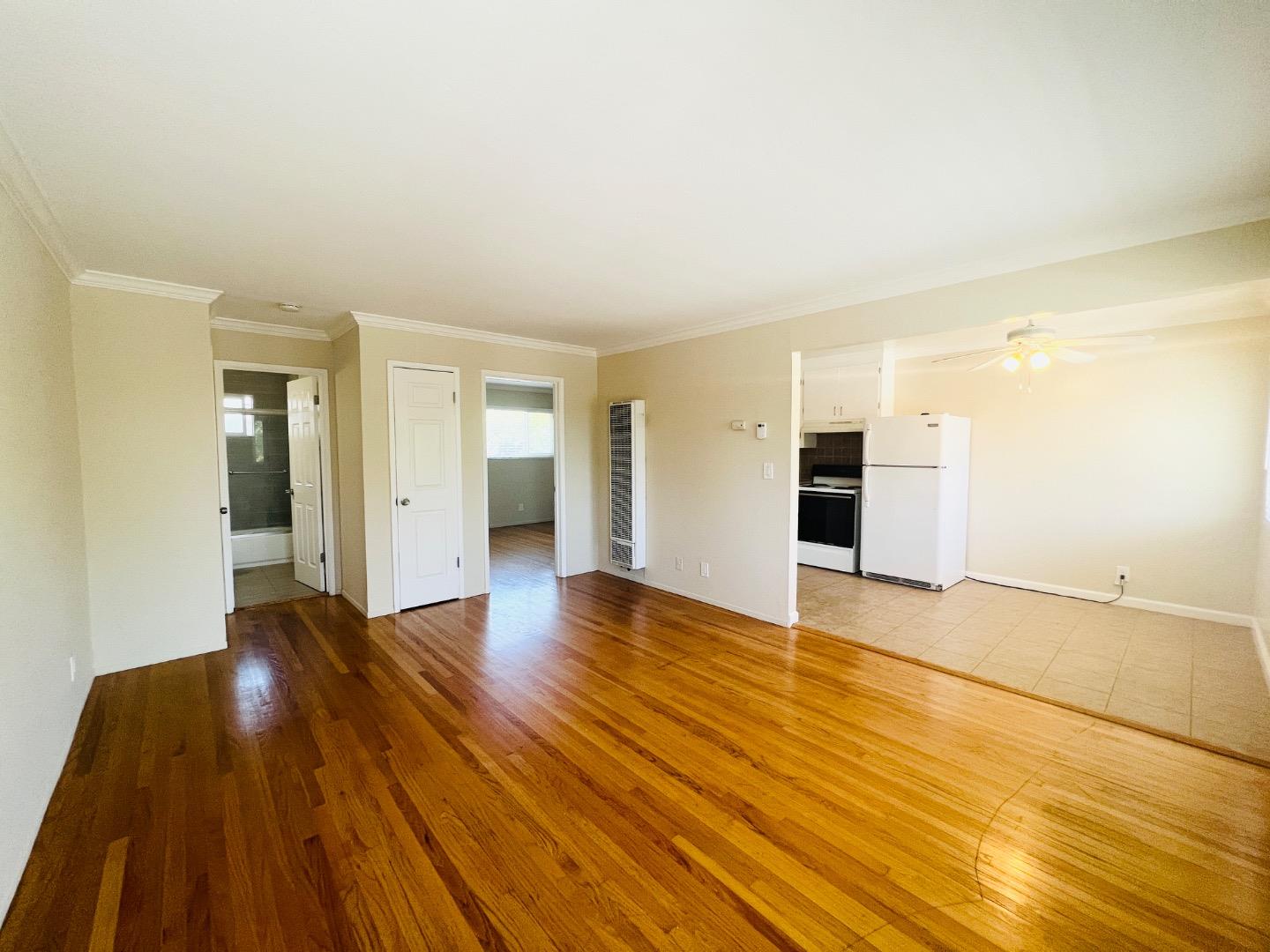 Detail Gallery Image 5 of 17 For 1290 Brookfield Ave, Sunnyvale,  CA 94087 - – Beds | – Baths