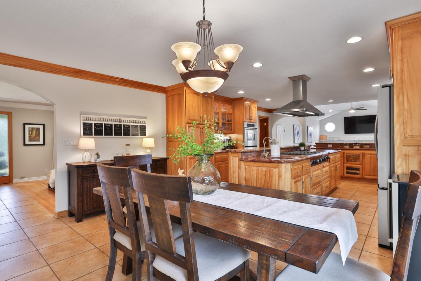 Detail Gallery Image 12 of 67 For 2017 Gypsy Ave, San Martin,  CA 95046 - 4 Beds | 2/1 Baths