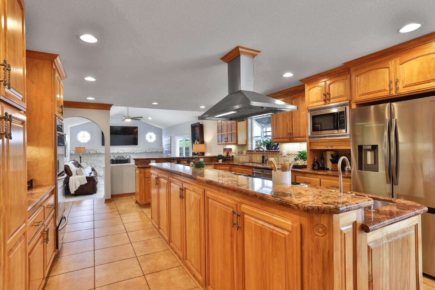 Detail Gallery Image 13 of 67 For 2017 Gypsy Ave, San Martin,  CA 95046 - 4 Beds | 2/1 Baths