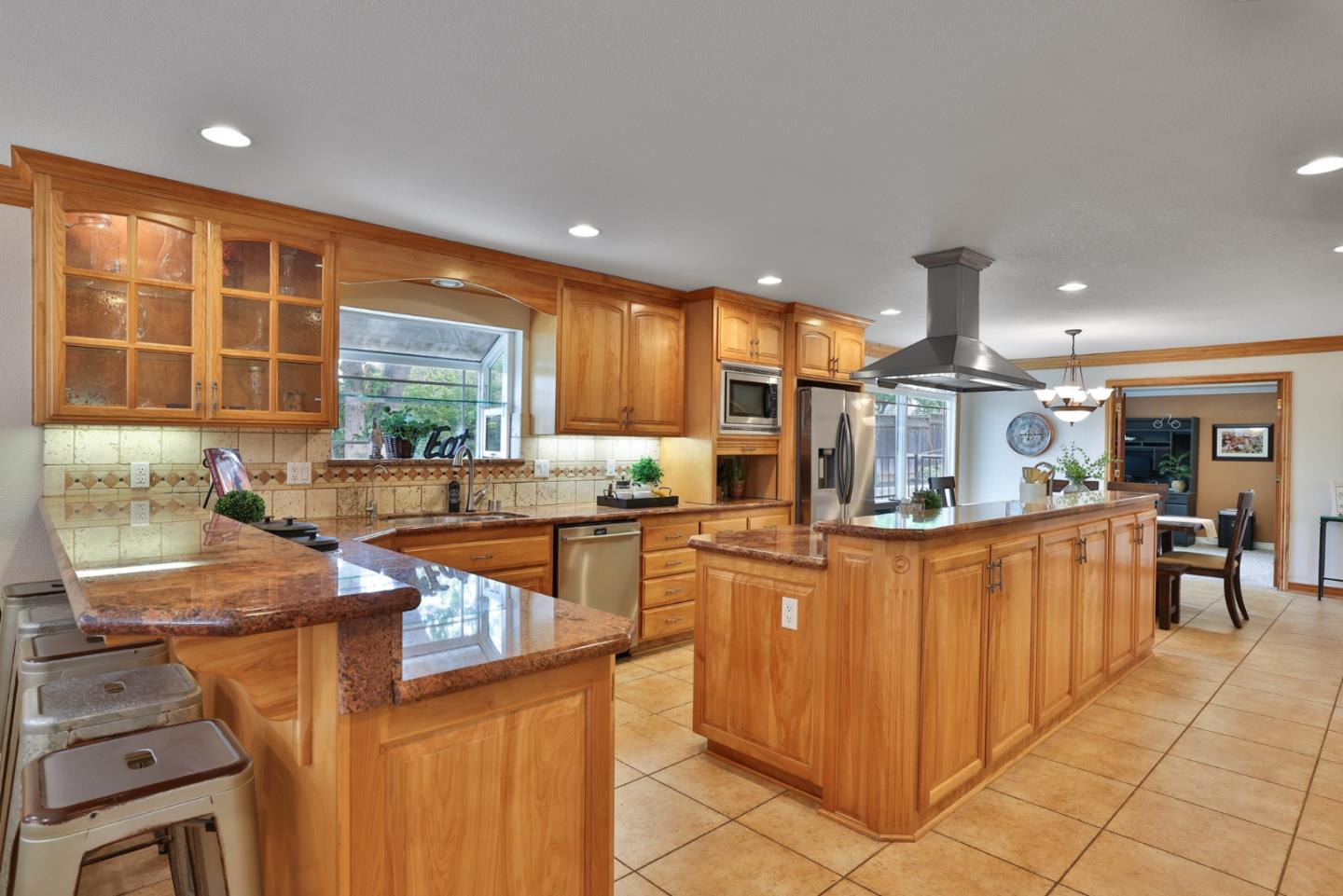 Detail Gallery Image 15 of 67 For 2017 Gypsy Ave, San Martin,  CA 95046 - 4 Beds | 2/1 Baths