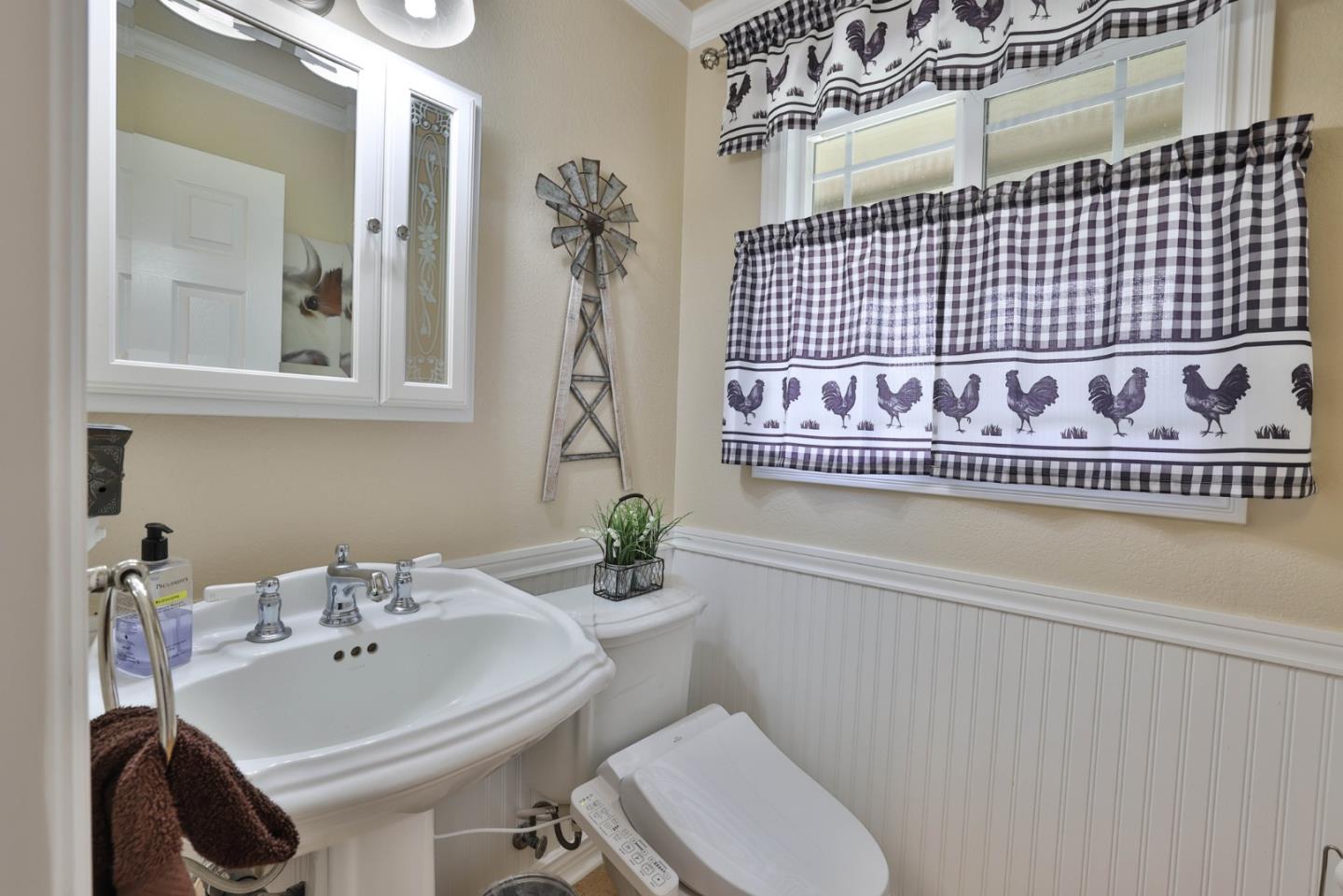 Detail Gallery Image 20 of 67 For 2017 Gypsy Ave, San Martin,  CA 95046 - 4 Beds | 2/1 Baths
