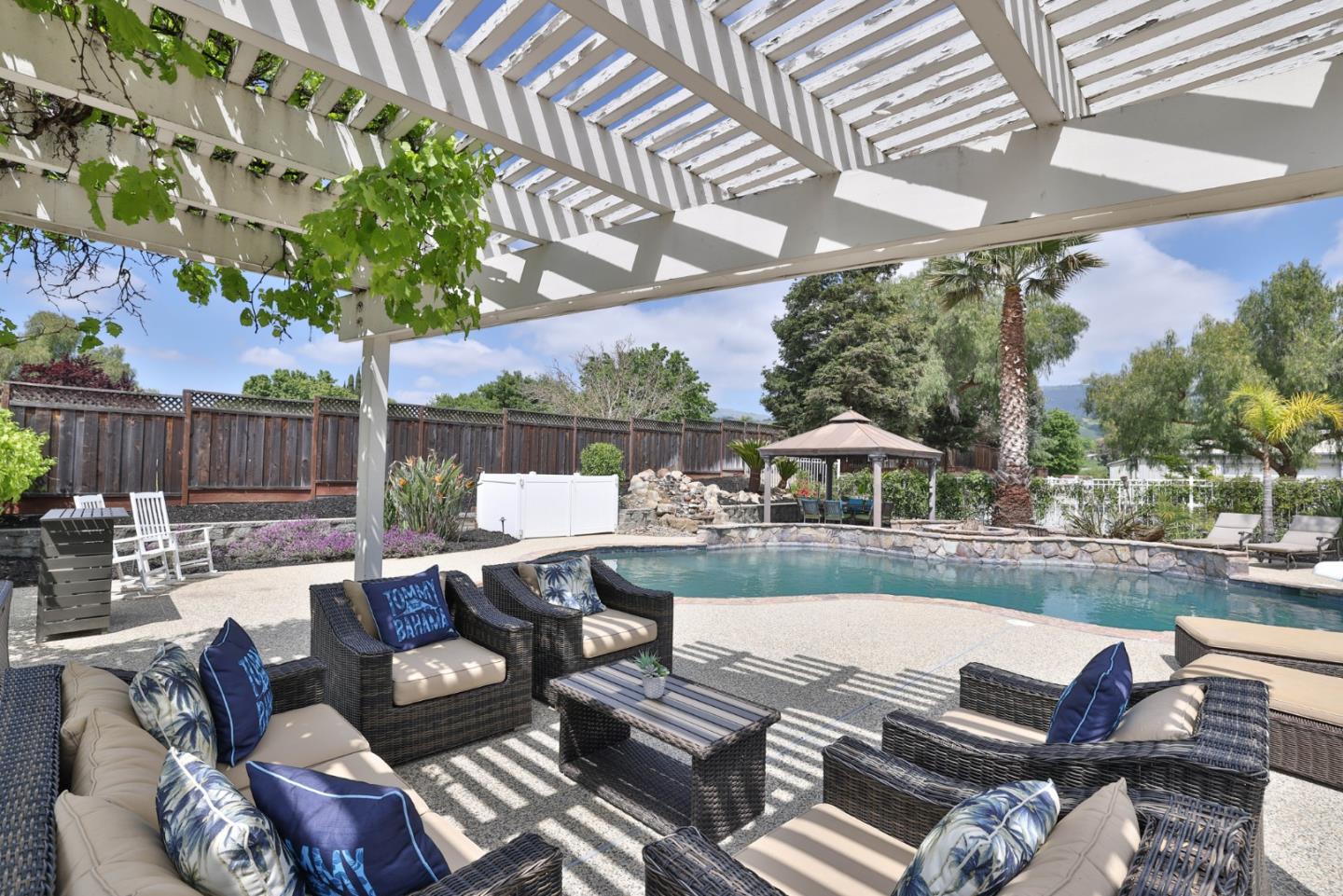 Detail Gallery Image 33 of 67 For 2017 Gypsy Ave, San Martin,  CA 95046 - 4 Beds | 2/1 Baths