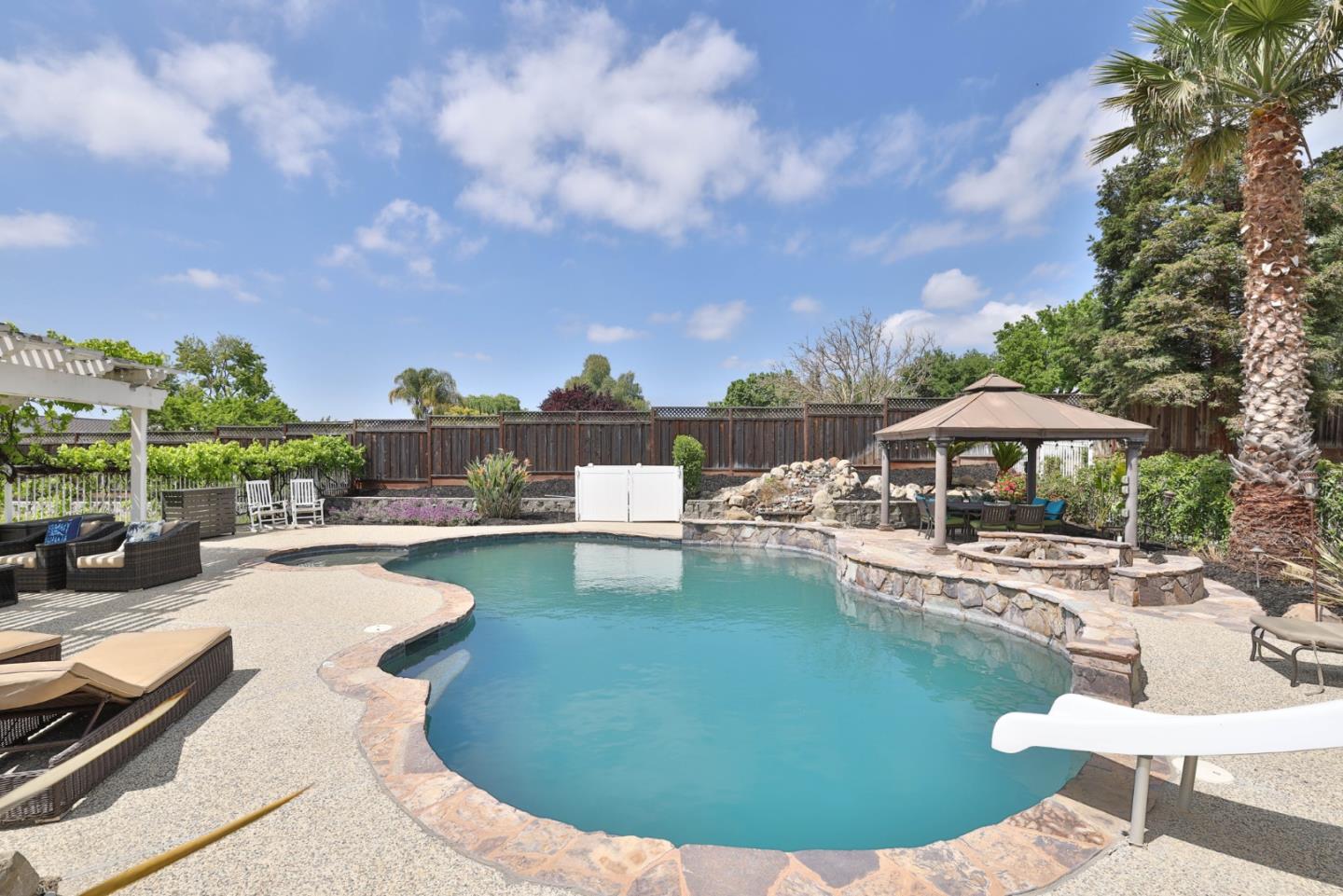 Detail Gallery Image 35 of 67 For 2017 Gypsy Ave, San Martin,  CA 95046 - 4 Beds | 2/1 Baths
