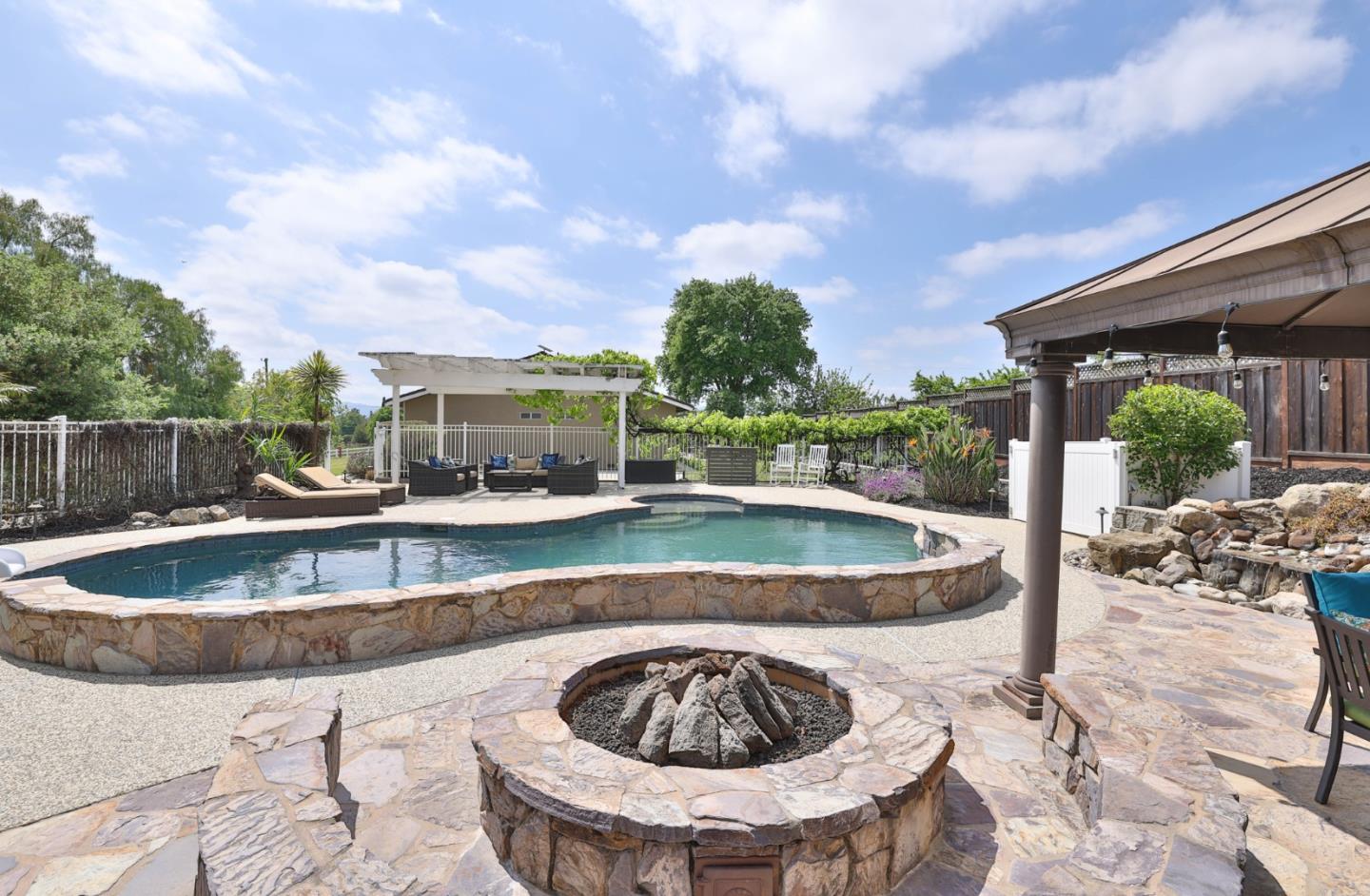 Detail Gallery Image 36 of 67 For 2017 Gypsy Ave, San Martin,  CA 95046 - 4 Beds | 2/1 Baths