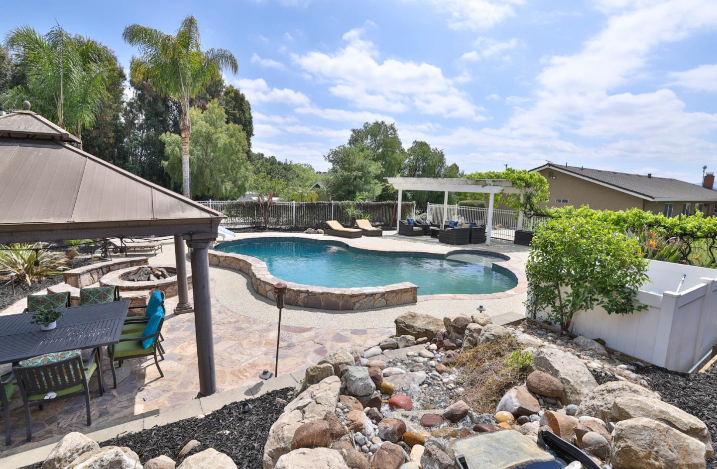 Detail Gallery Image 38 of 67 For 2017 Gypsy Ave, San Martin,  CA 95046 - 4 Beds | 2/1 Baths