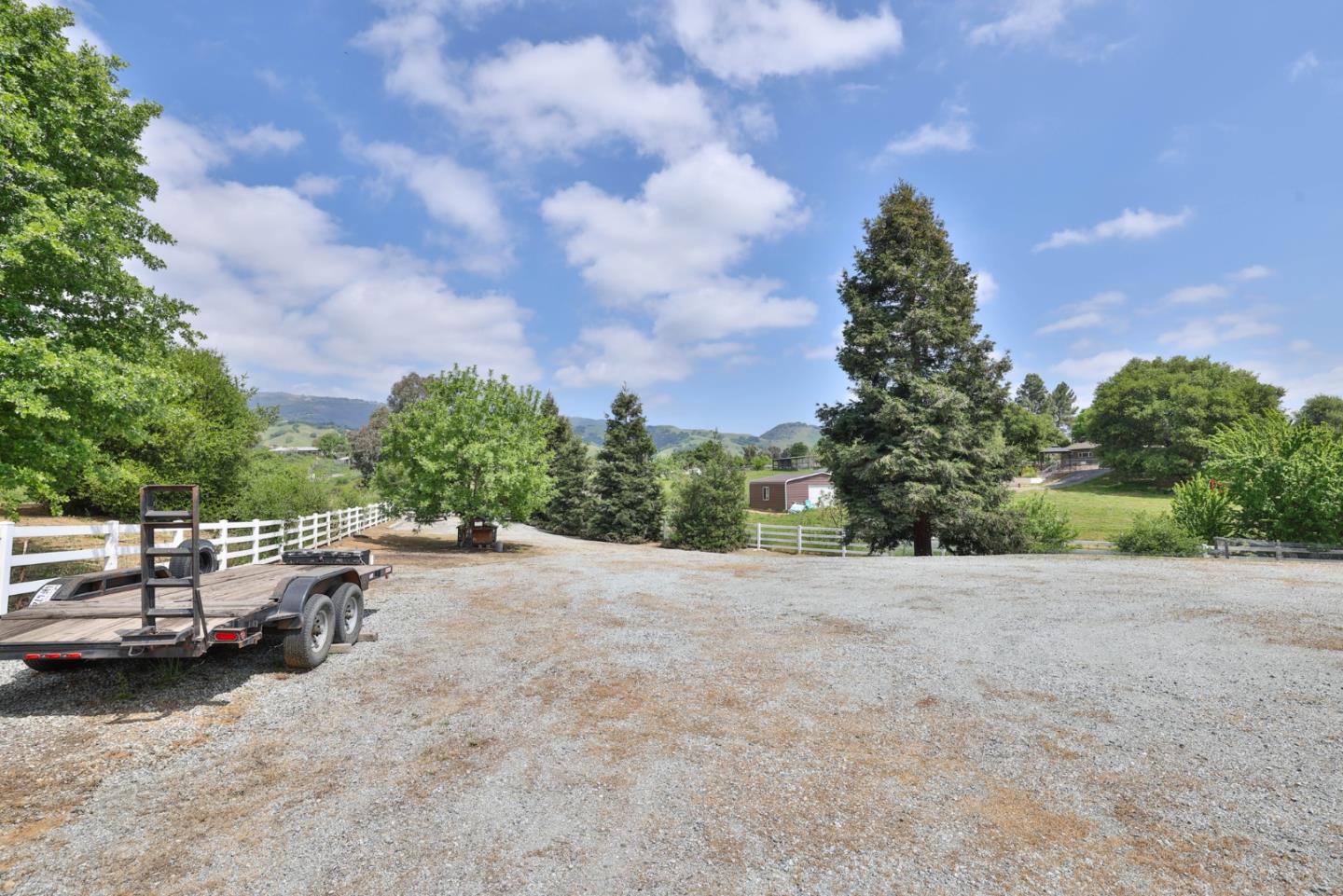 Detail Gallery Image 51 of 67 For 2017 Gypsy Ave, San Martin,  CA 95046 - 4 Beds | 2/1 Baths