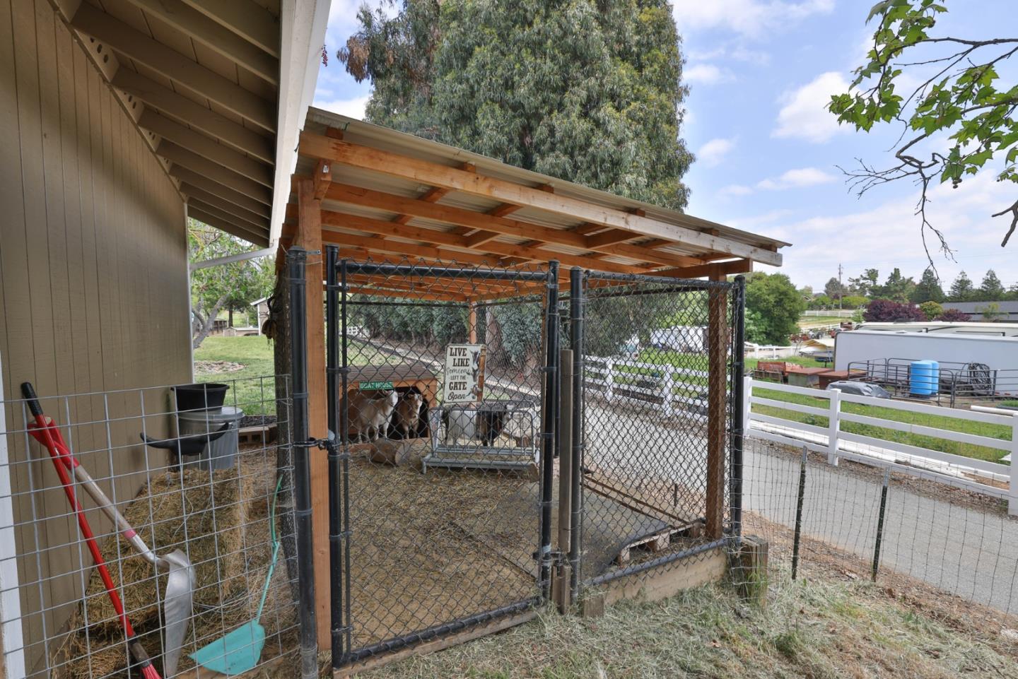 Detail Gallery Image 55 of 67 For 2017 Gypsy Ave, San Martin,  CA 95046 - 4 Beds | 2/1 Baths